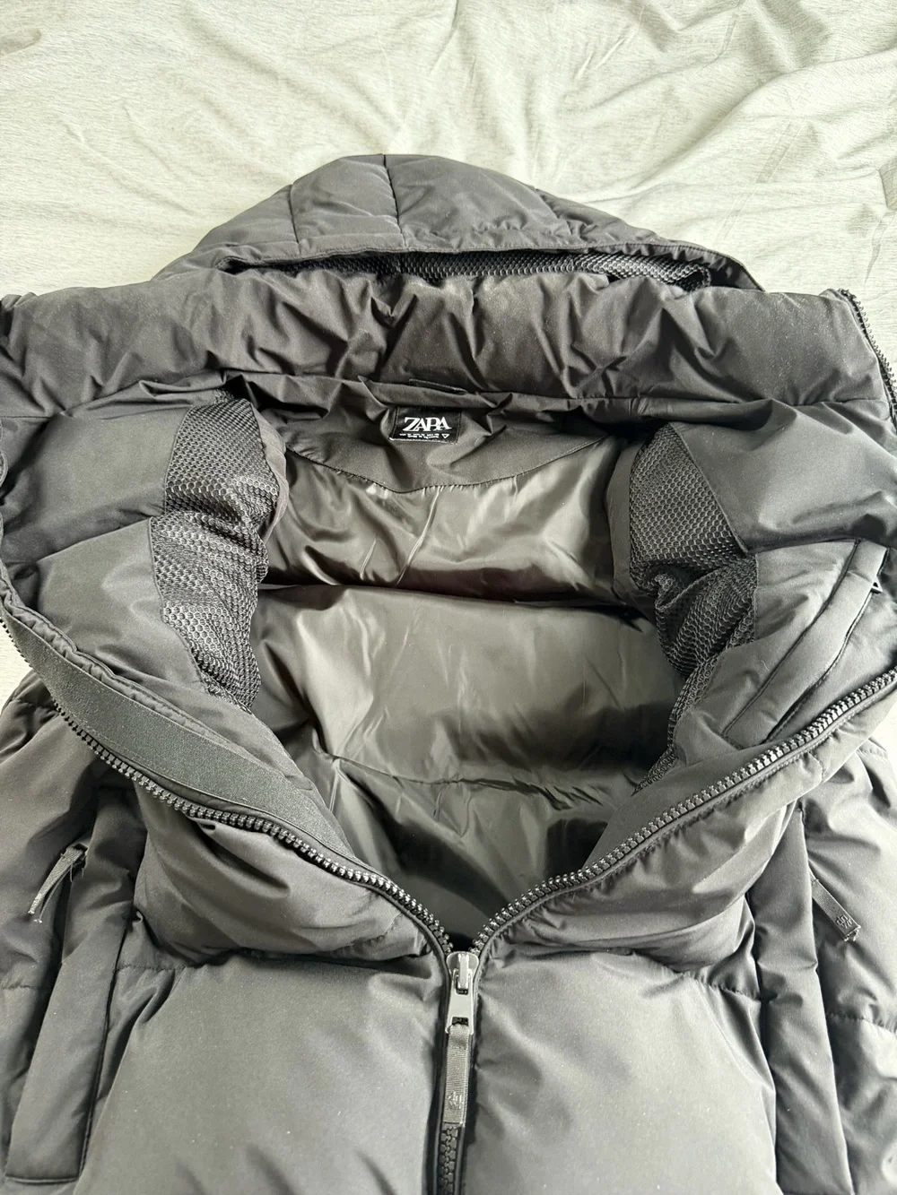 ZARA Mens DNWR Black Puffer Vest Full Zip Pockets Sleeveless M City Preppy Chic
